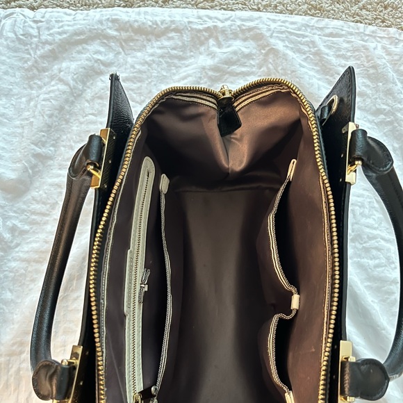 Henri Bendel Tote in excellent used condition.Dust bag and strap inc. - Picture 2 of 6